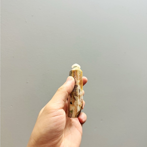 Agate Quartz Crystal Point - Picture 2 of 2